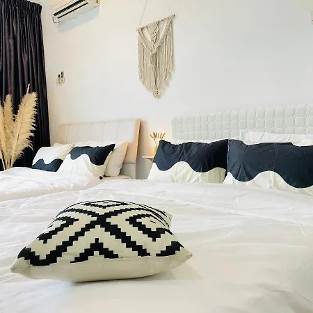 Palazio Mount Austin Studio With Balcony 4 Plus 1Pax With Tv Box 5Mins Aeon 3A06 Johor Bahru Exterior photo