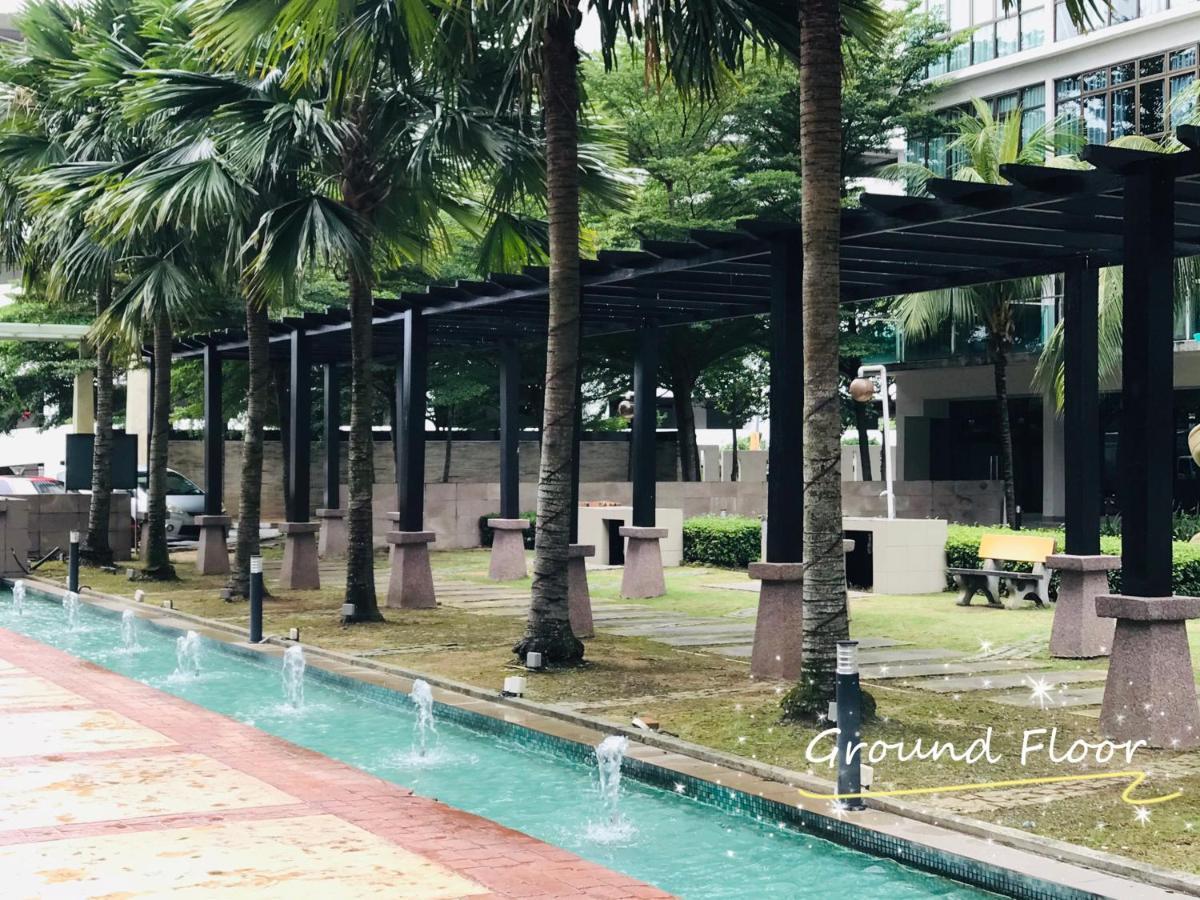 Palazio Mount Austin With Balcony 4 1pax With Tv Box 5mins Aeon 3a06 Apartment Johor Bahru